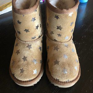 Ugg Classic Short Boots - toddler size 7